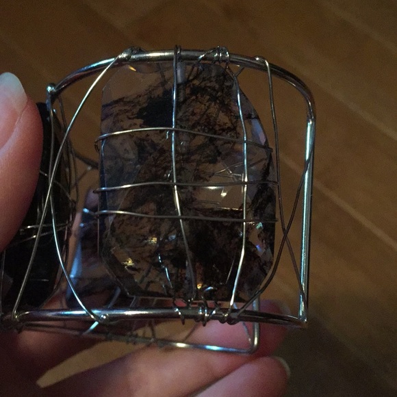 Adjustable cuff - Picture 2 of 5